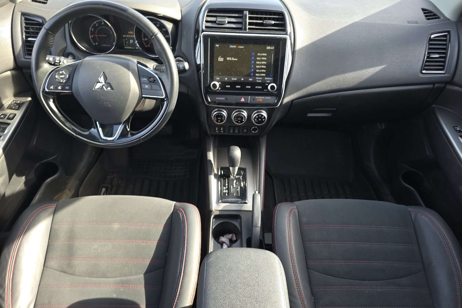 Used 2022  Mitsubishi 2.0 LE image 9