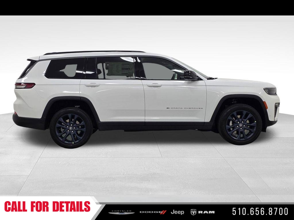 New 2026 Bright White Clear-Coat Exterior Paint Jeep  image 4
