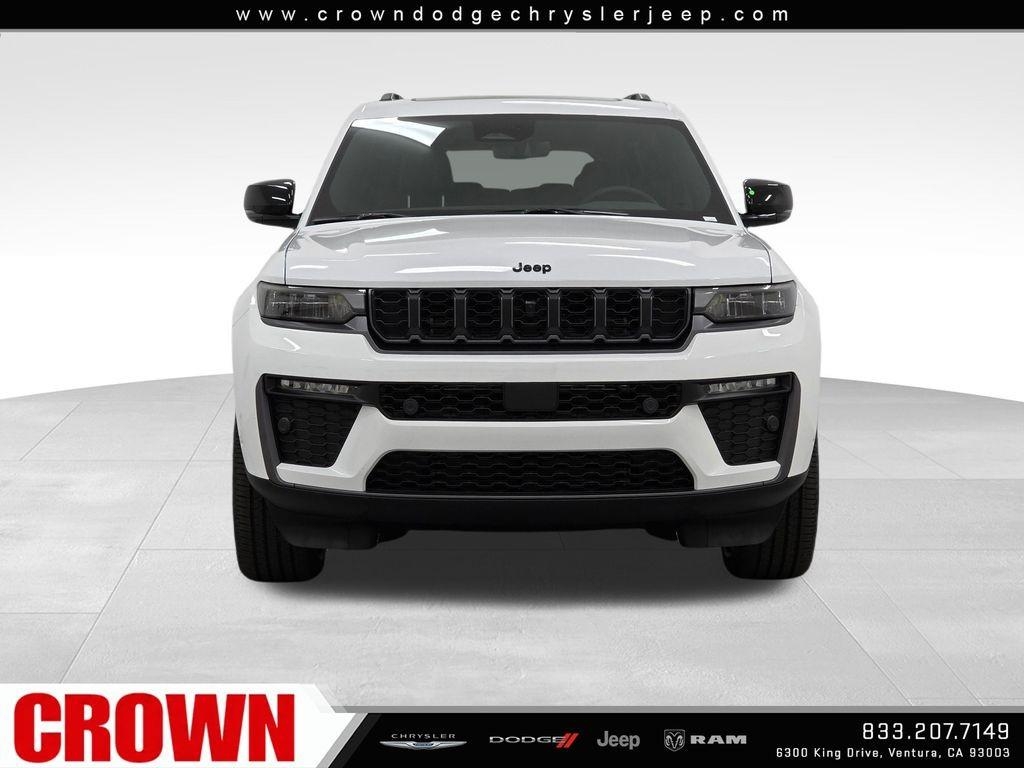 New 2026 Bright White Clear-Coat Exterior Paint Jeep  image 25