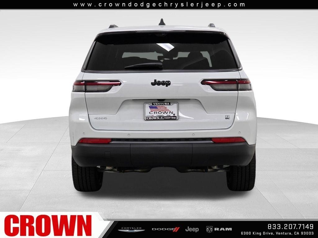 New 2026 Bright White Clear-Coat Exterior Paint Jeep  image 29
