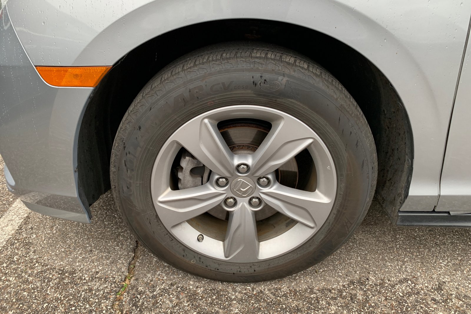 Certified Used 2018 Lunar Silver Metallic Honda EX-L image 7