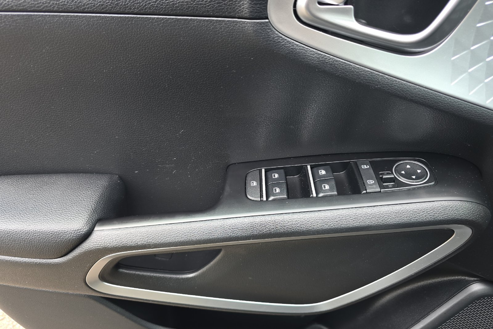 2025 Kia Soul LX - Photo 11