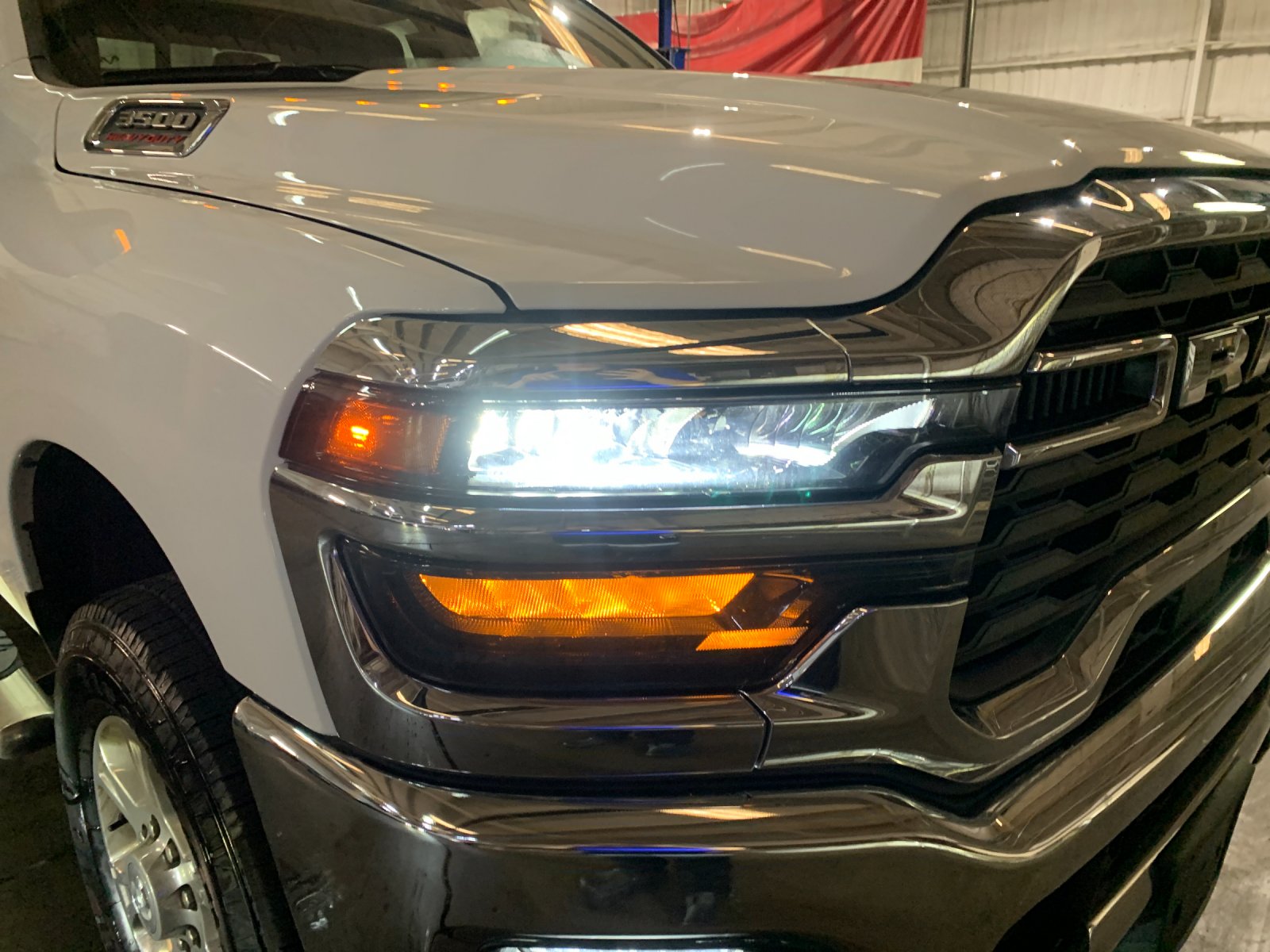 Used 2025 White Ram Big Horn image 33