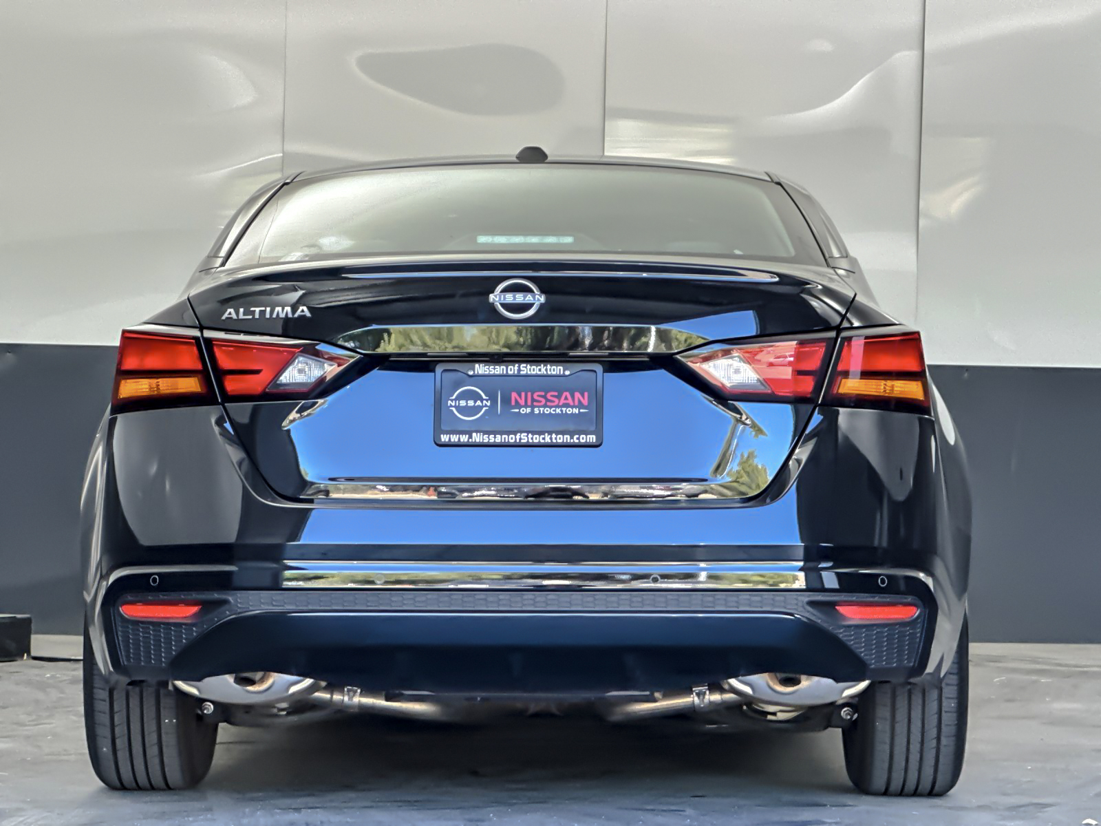 Used 2025 Black Nissan 2.5 S image 4