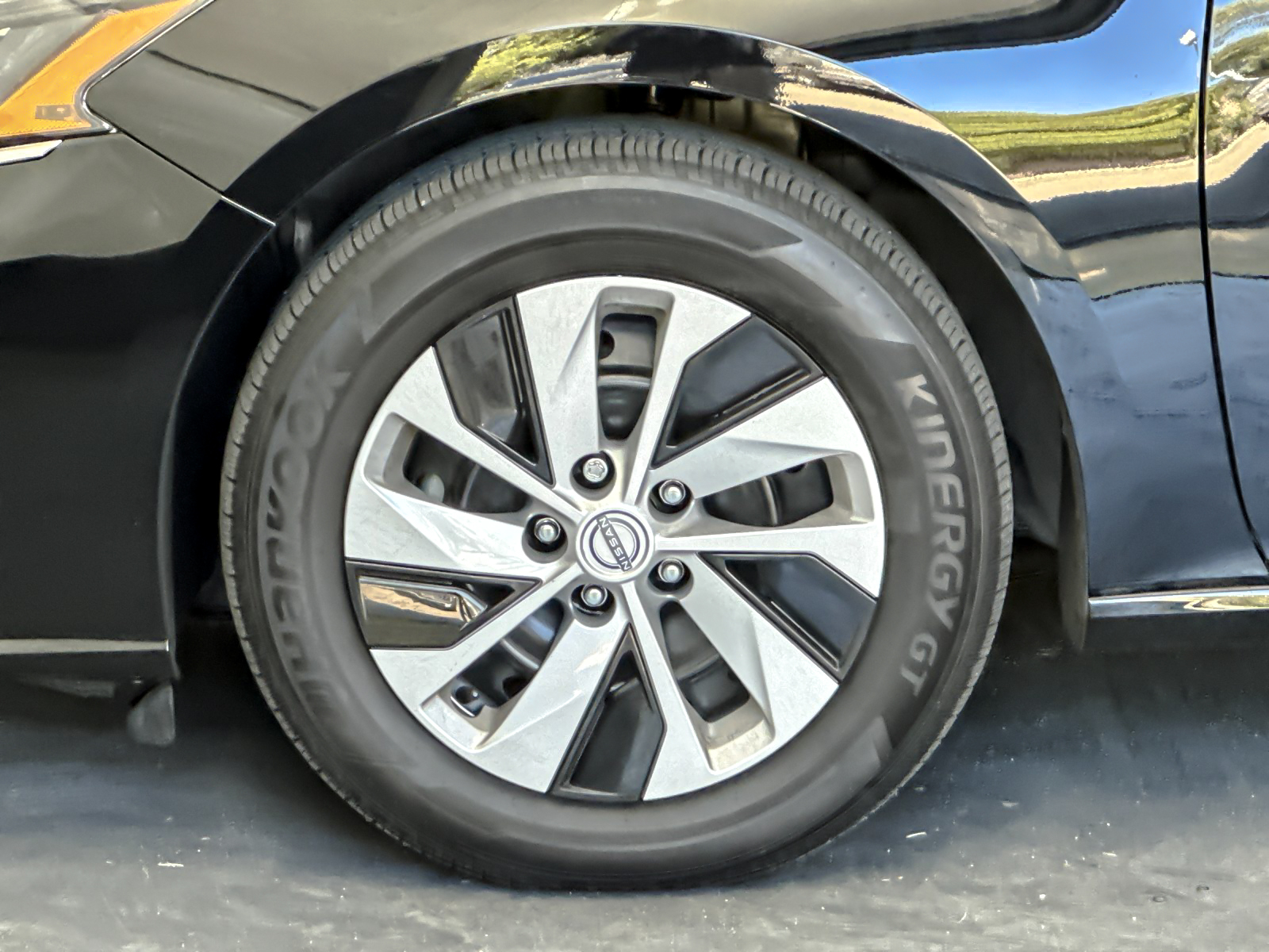 Used 2025 Black Nissan 2.5 S image 23