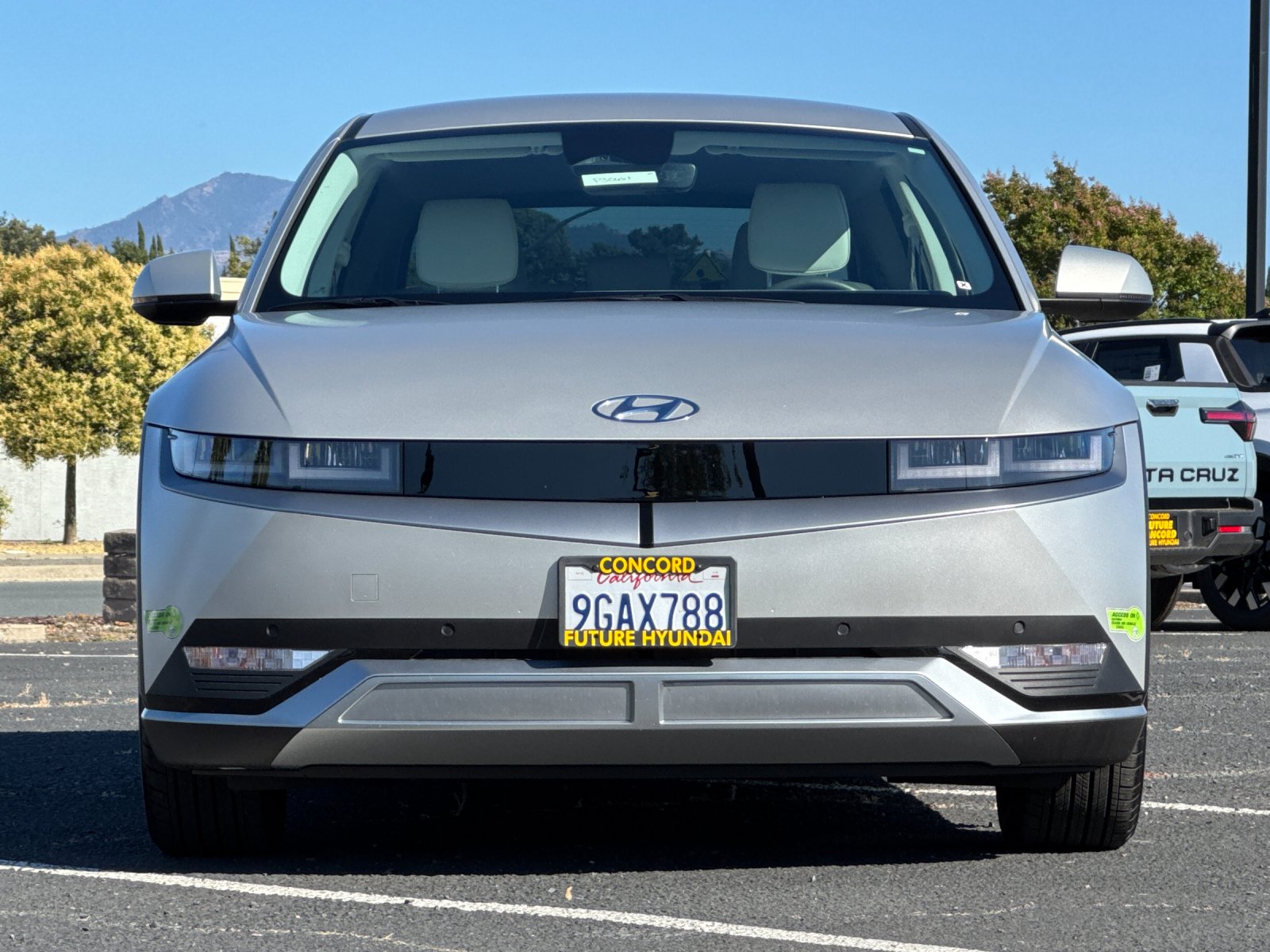 Used 2023 Gold Hyundai SEL image 8