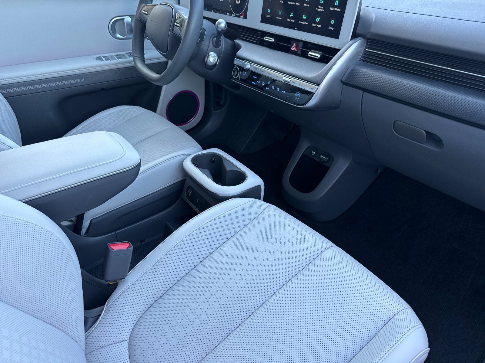 Used 2023 Gold Hyundai SEL image 15