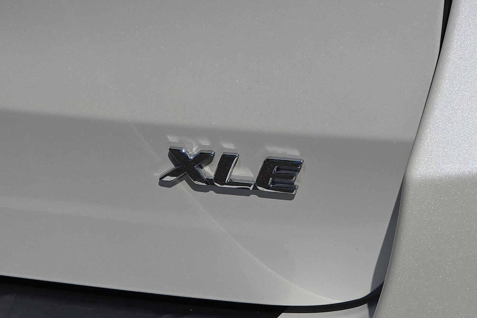 Certified Used 2017 Blizzard Pearl Toyota XLE image 29