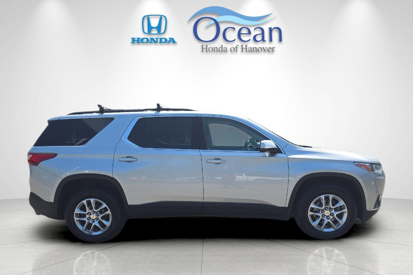 Used 2019 Chevrolet Traverse 1LT with VIN 1GNERGKW0KJ296986 for sale in Hanover, MA