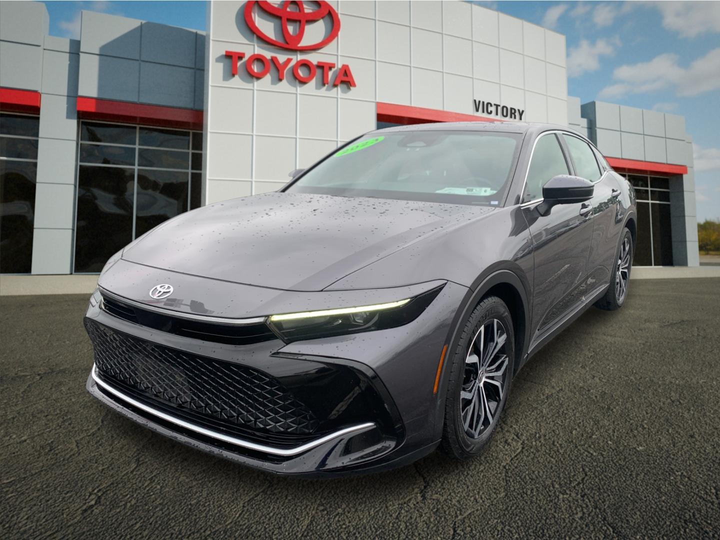 Used 2023 Gray Toyota XLE image 7