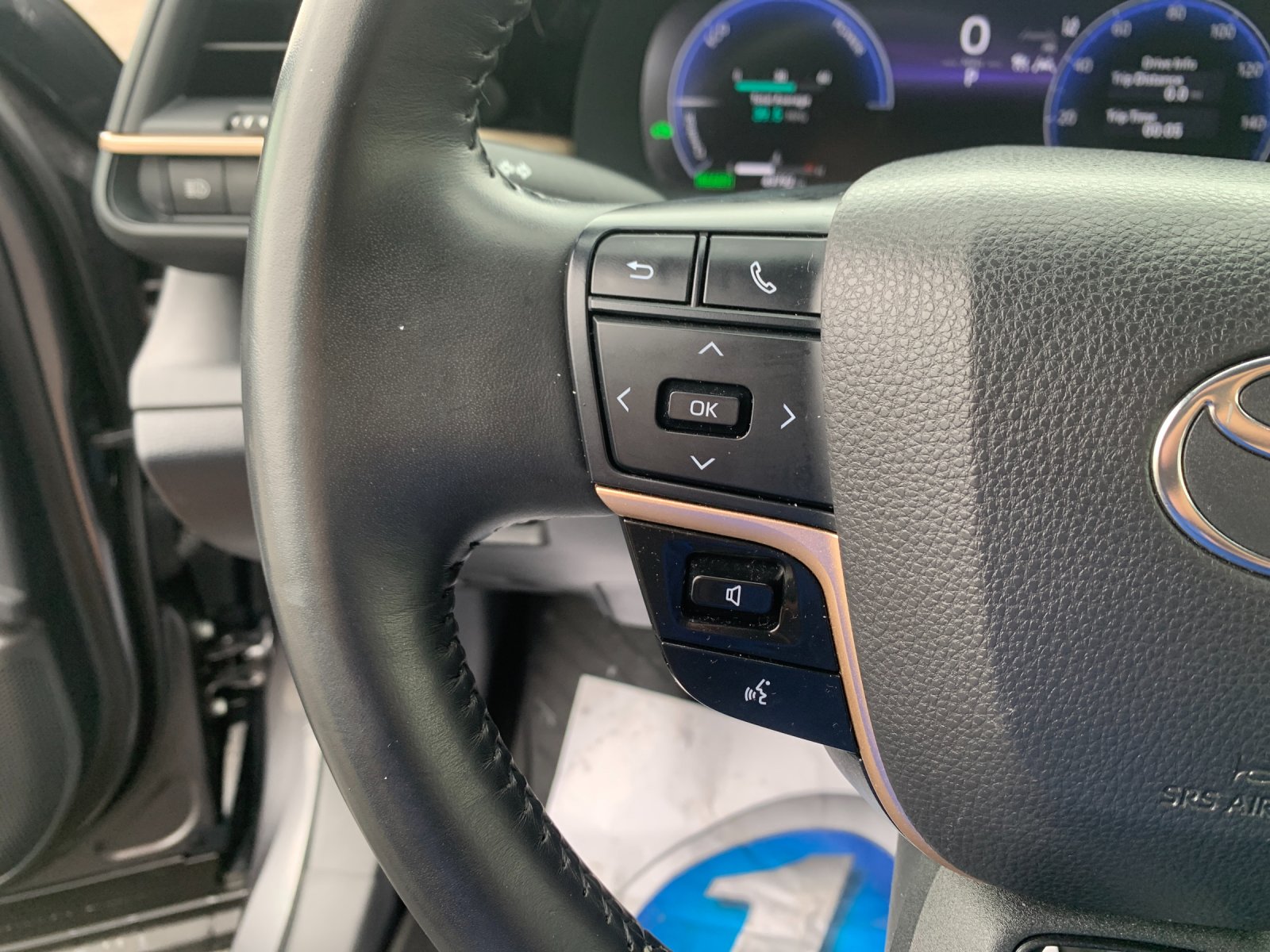 Used 2023 Gray Toyota XLE image 27