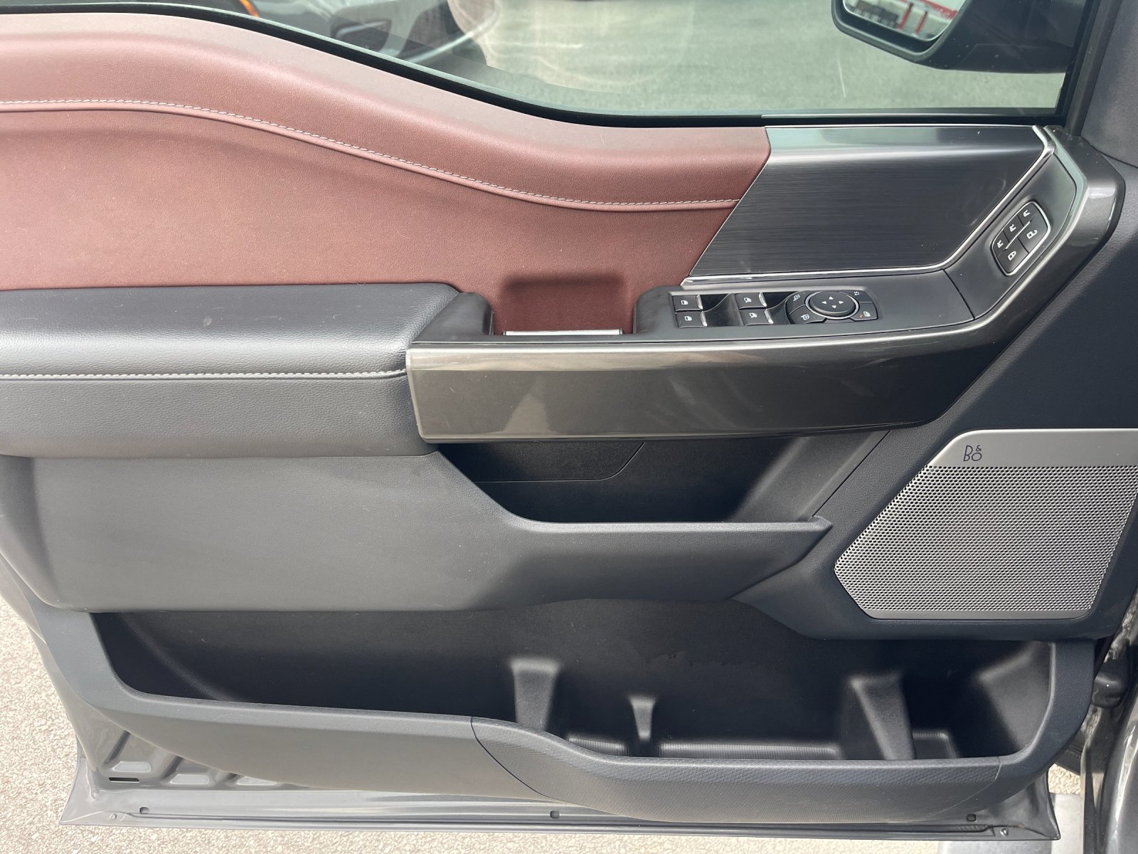 Used 2023 Gray Ford Lariat image 12