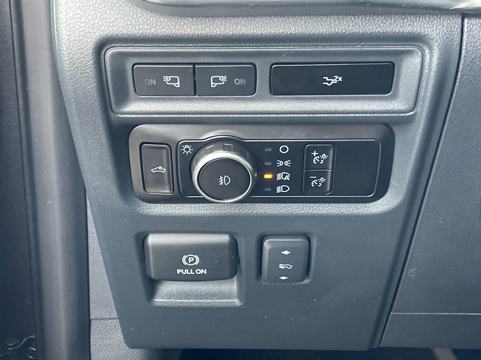Used 2023 Gray Ford Lariat image 30