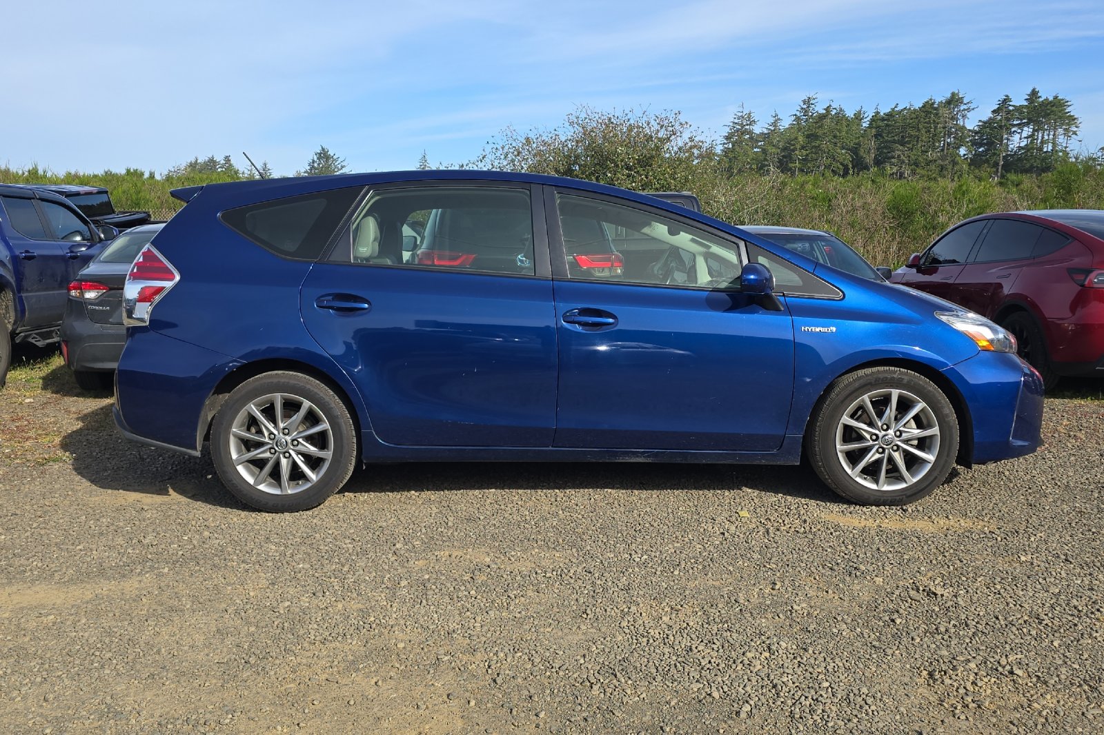 Used 2017 Blue Toyota Five image 4