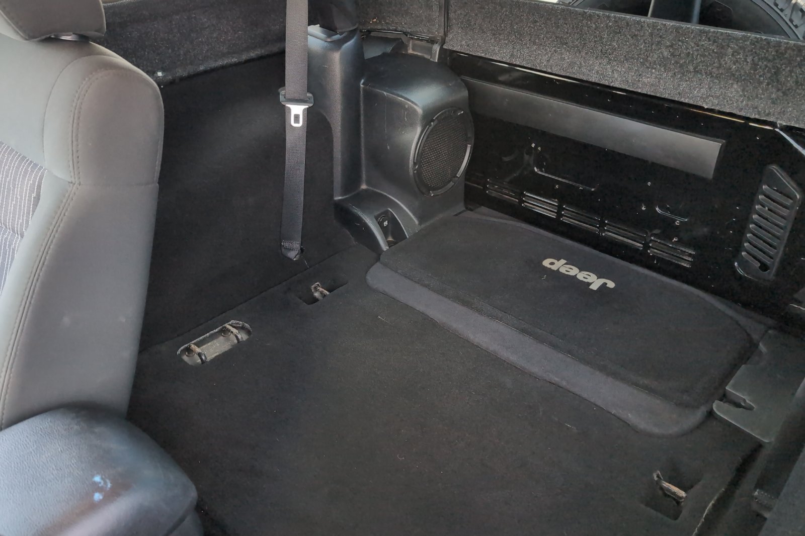 Used 2012 Black Jeep Rubicon image 8