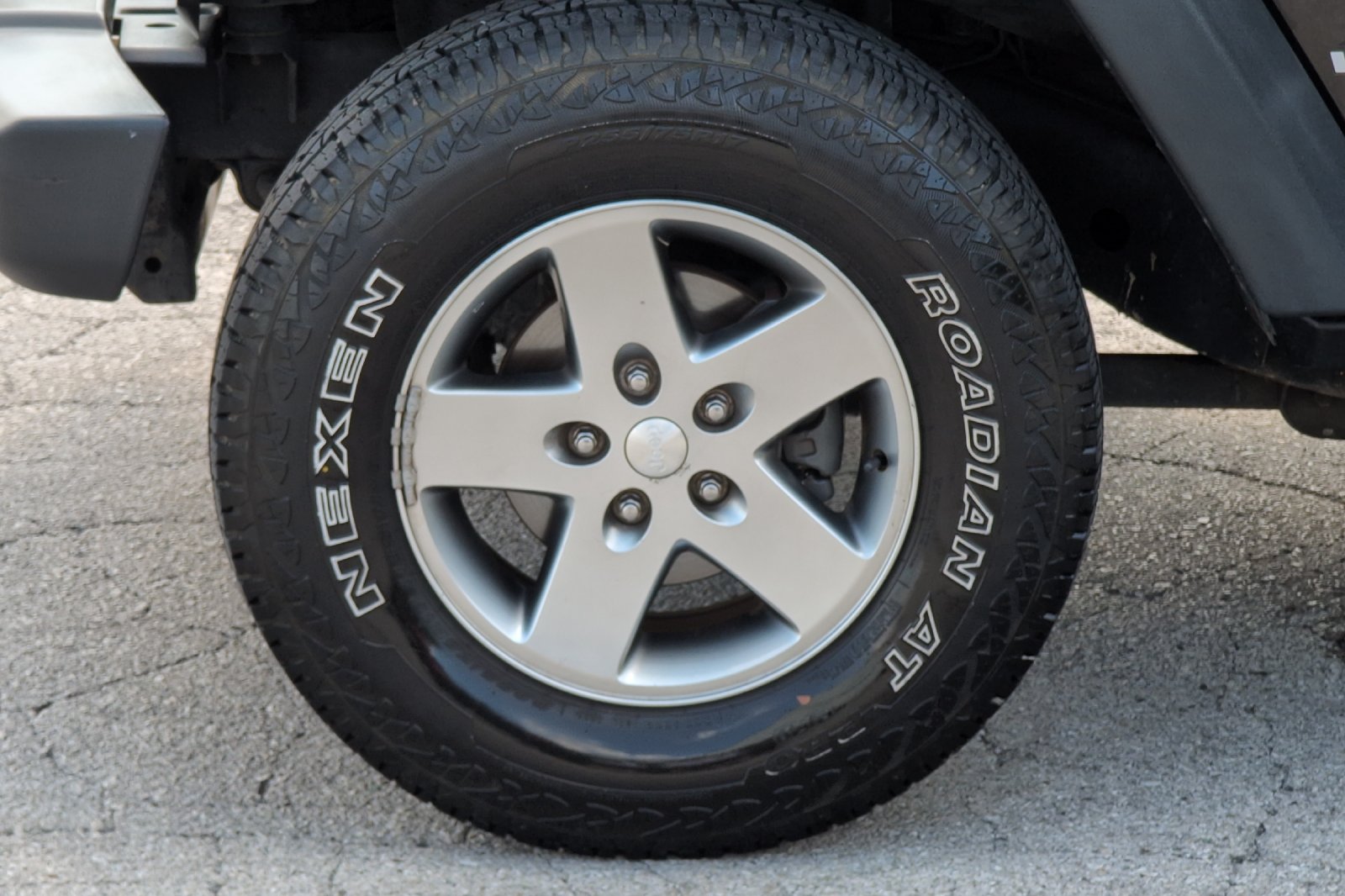 Used 2012 Black Jeep Rubicon image 23
