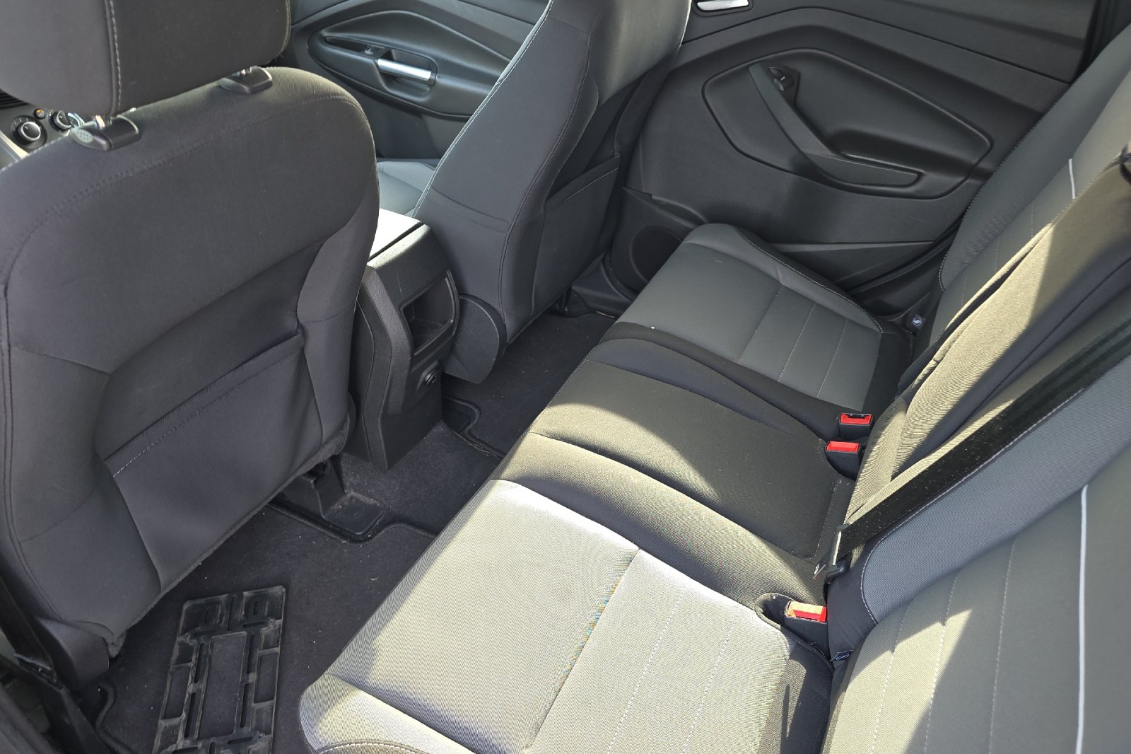 Used 2014 Gray Ford SE image 8
