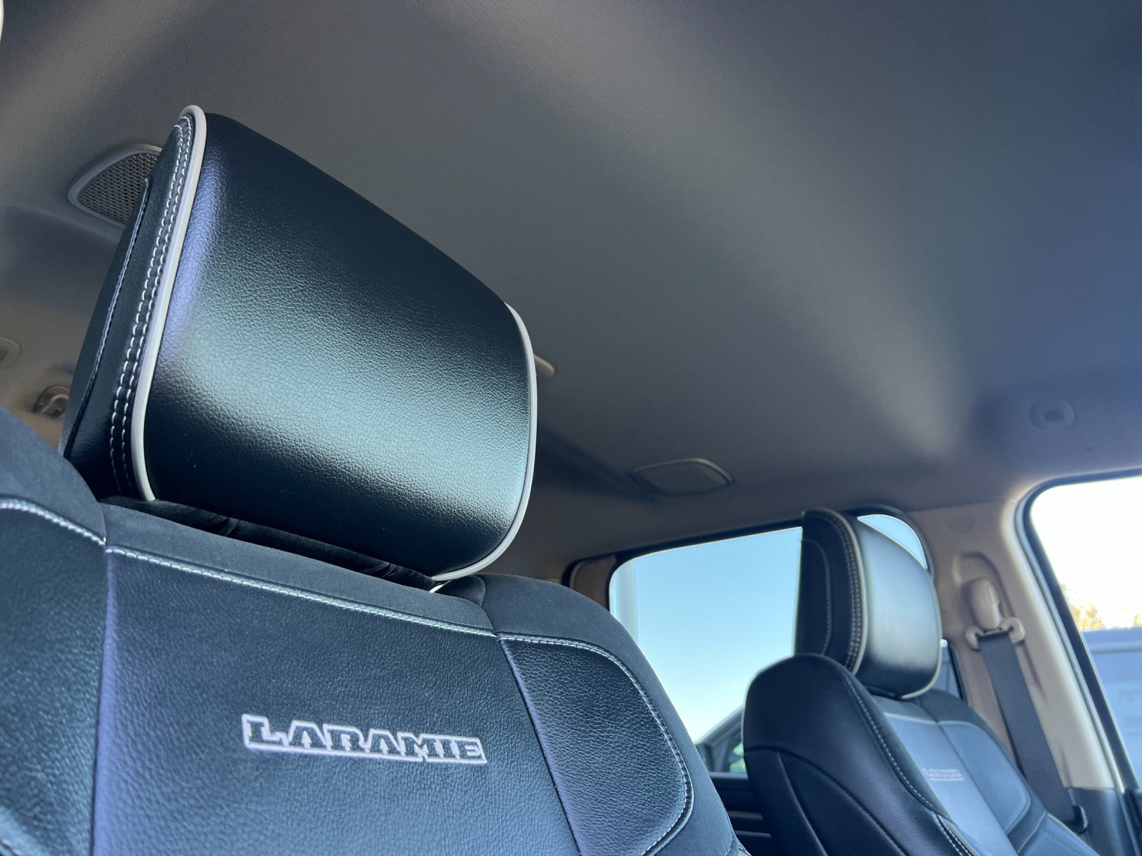 Used 2022 White Ram Laramie image 15