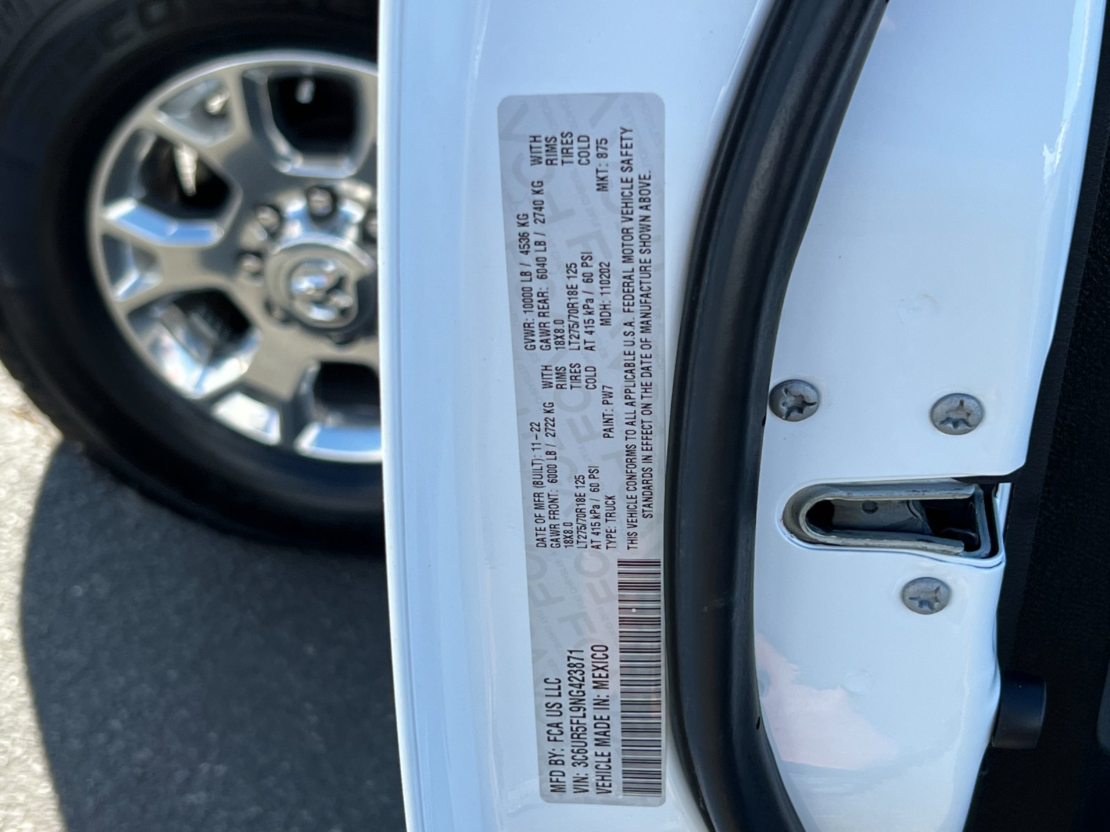 Used 2022 White Ram Laramie image 25