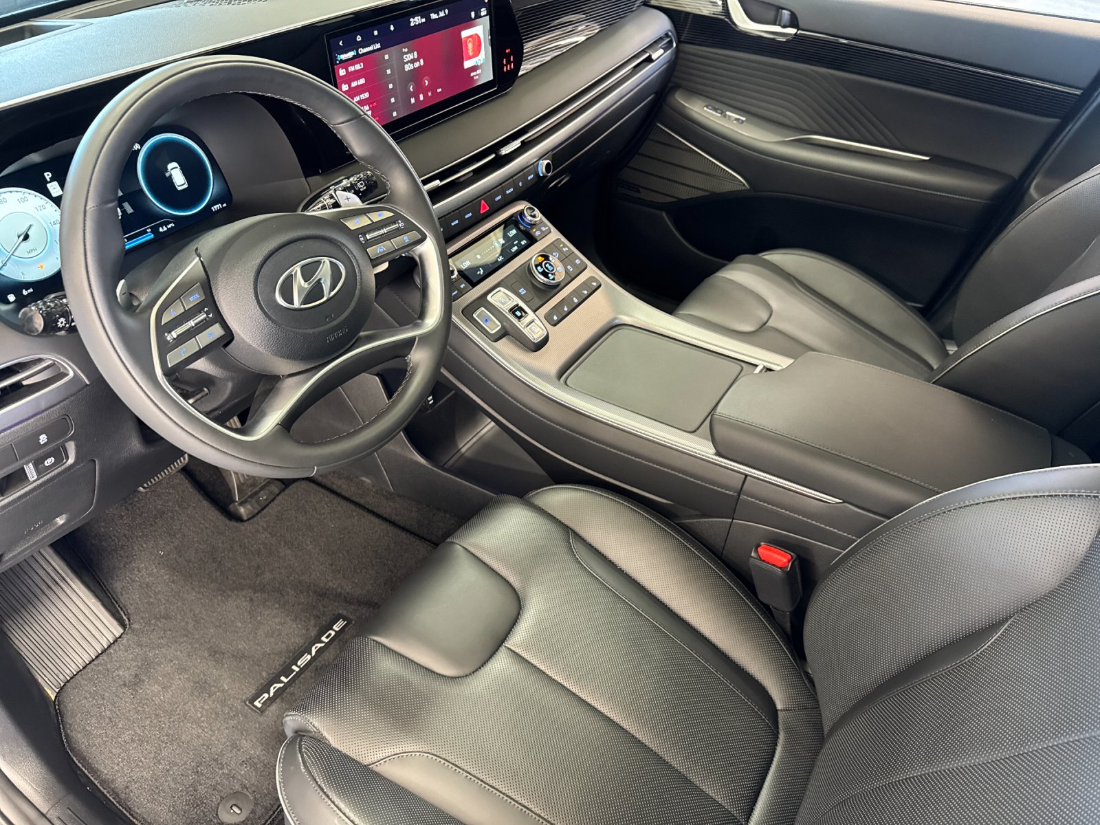 Used 2025 Silver Hyundai Calligraphy image 9