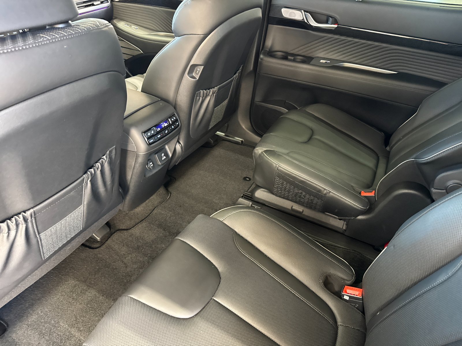 Used 2025 Silver Hyundai Calligraphy image 11