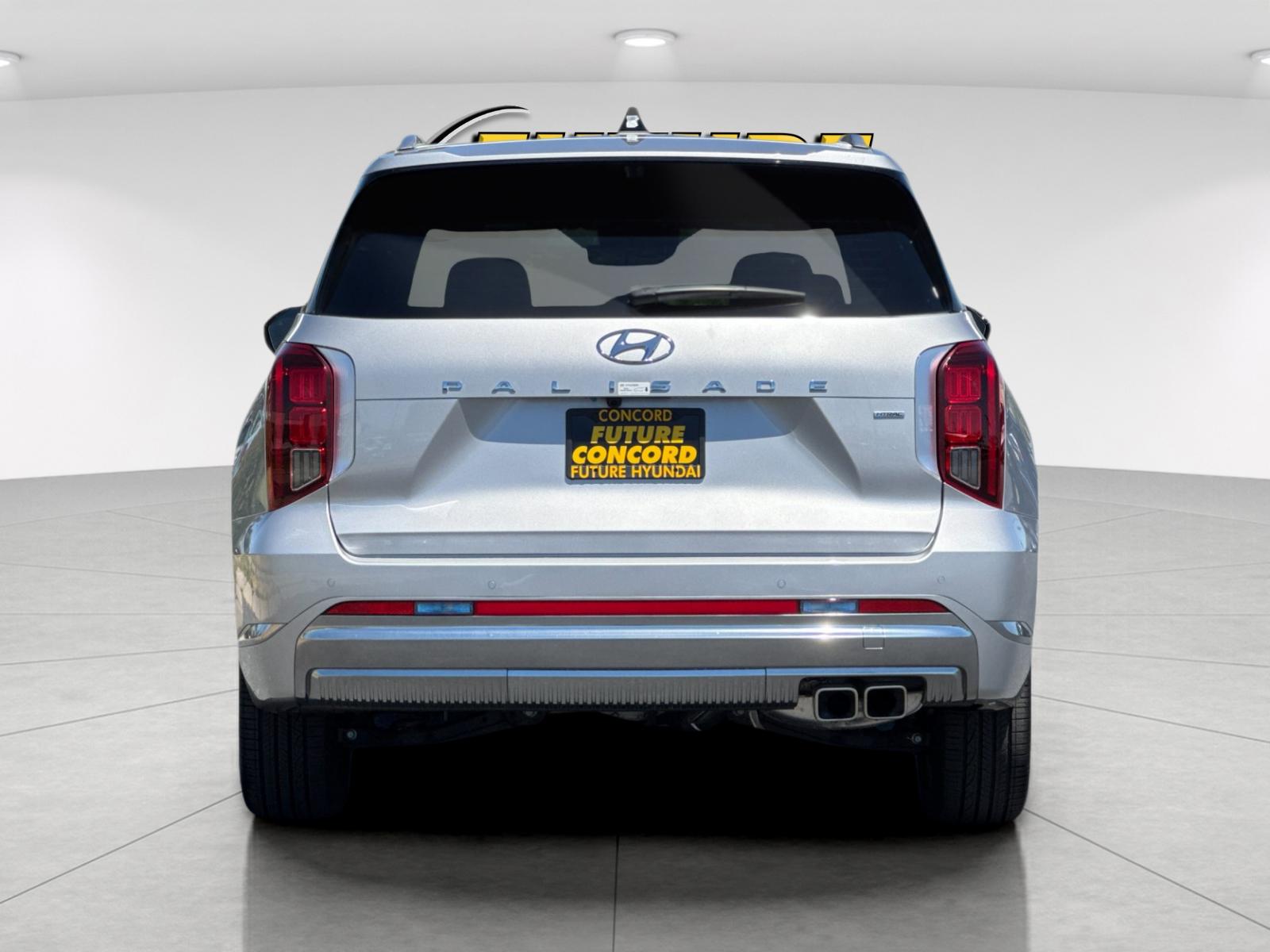 Used 2025 Silver Hyundai Calligraphy image 4