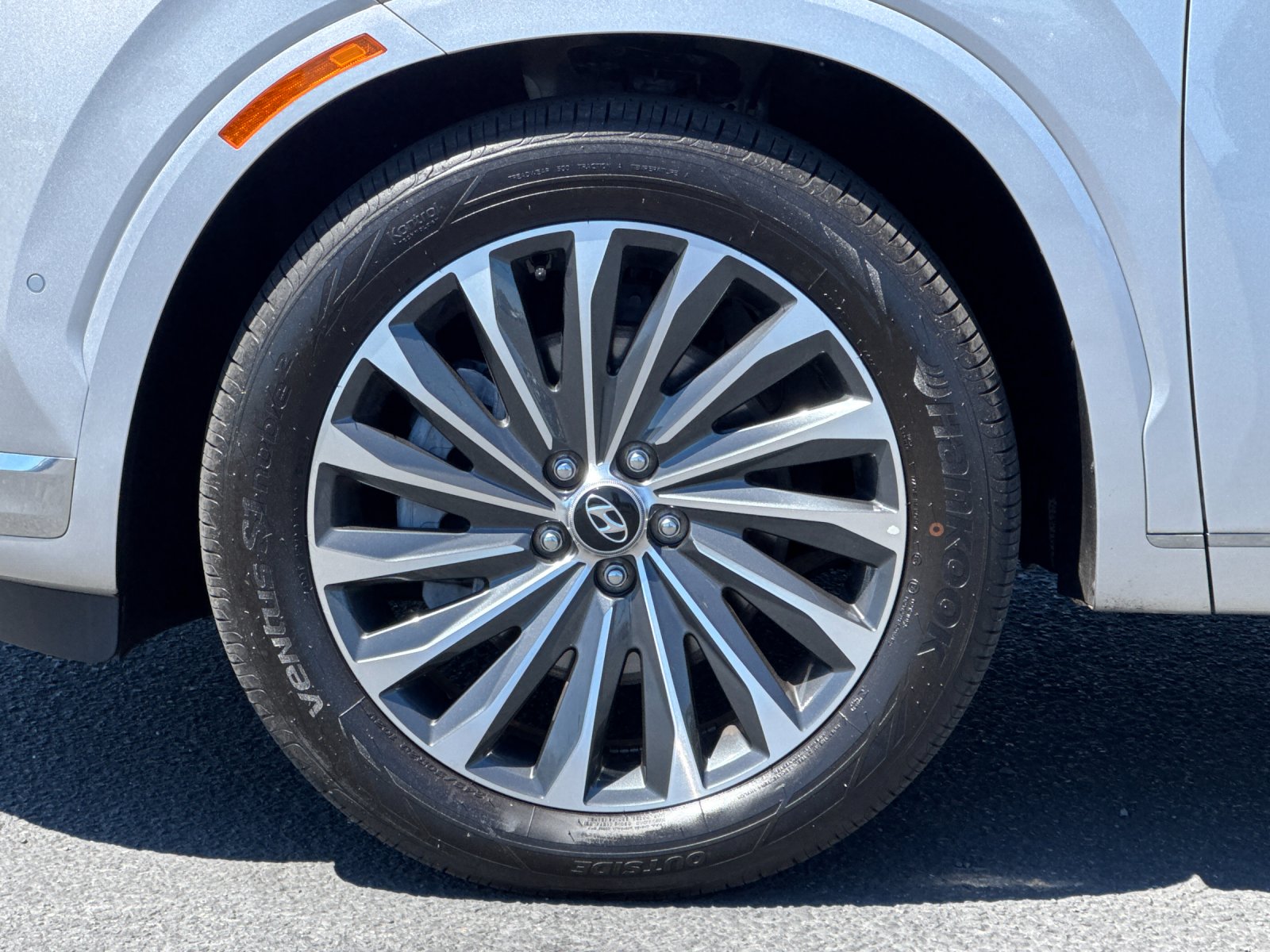 Used 2025 Silver Hyundai Calligraphy image 25
