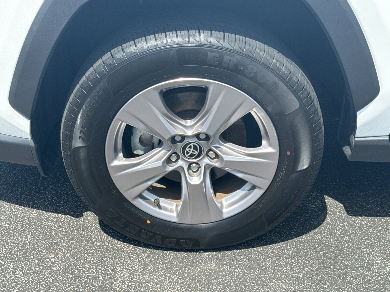 Used 2025 White Toyota XLE image 20