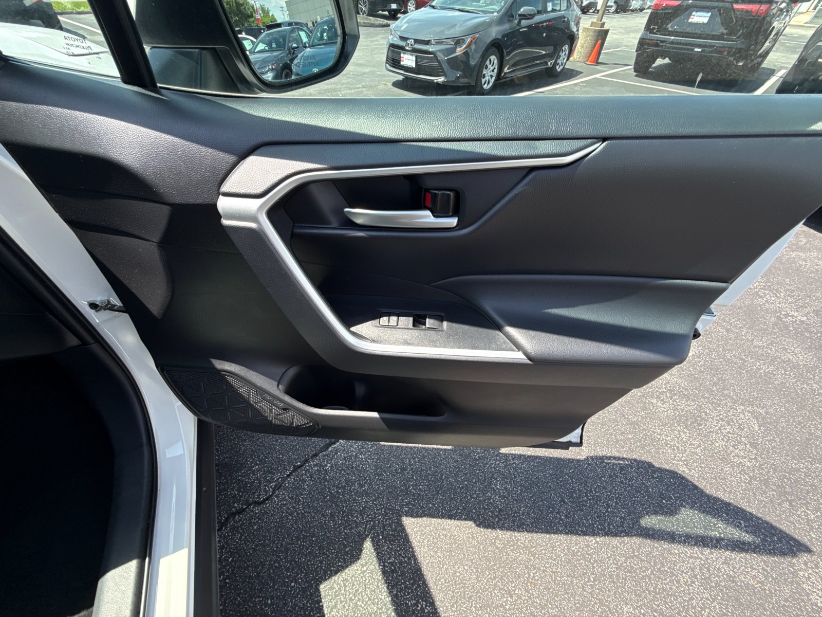 Used 2025 White Toyota XLE image 26