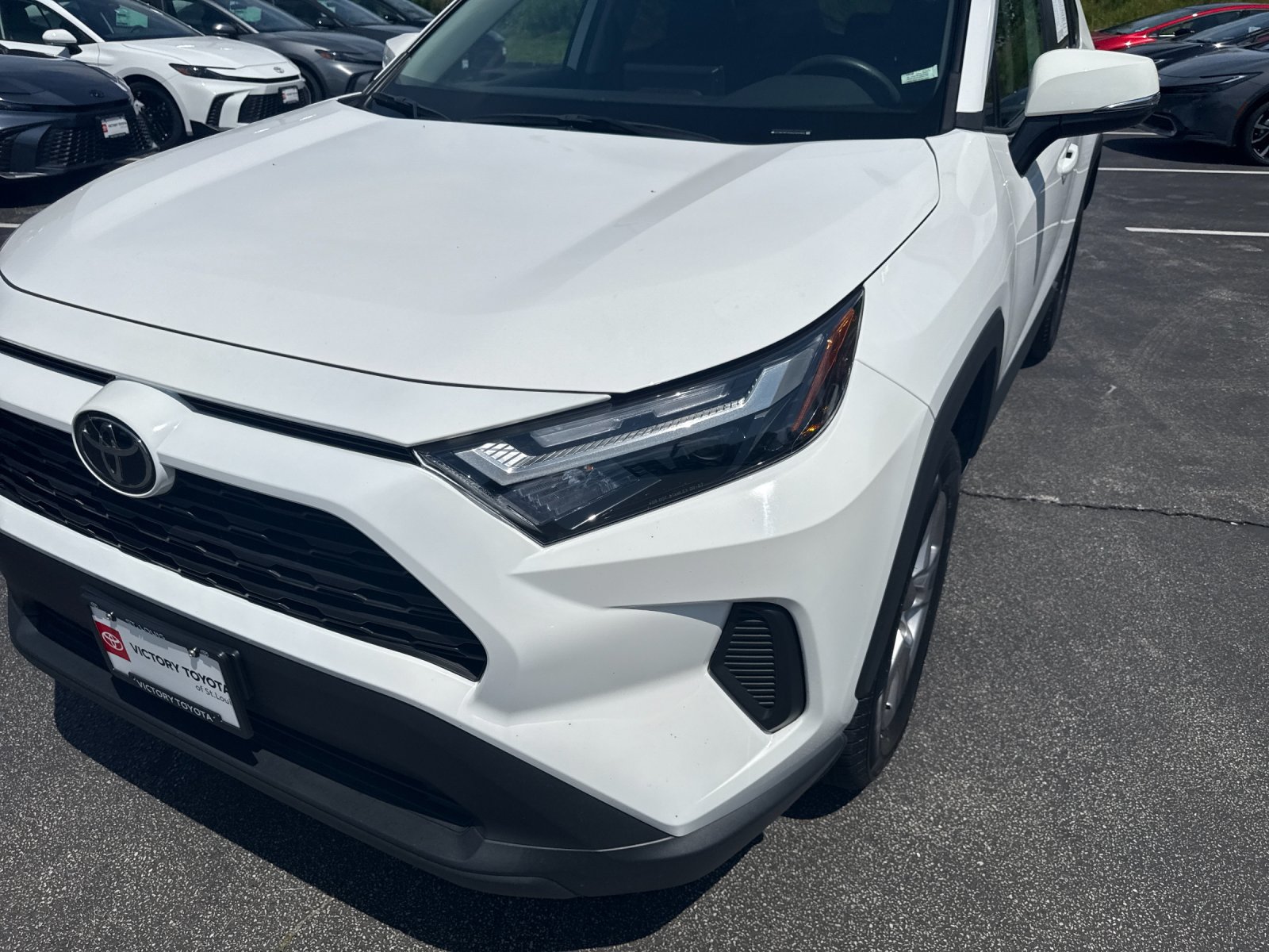Used 2025 White Toyota XLE image 29