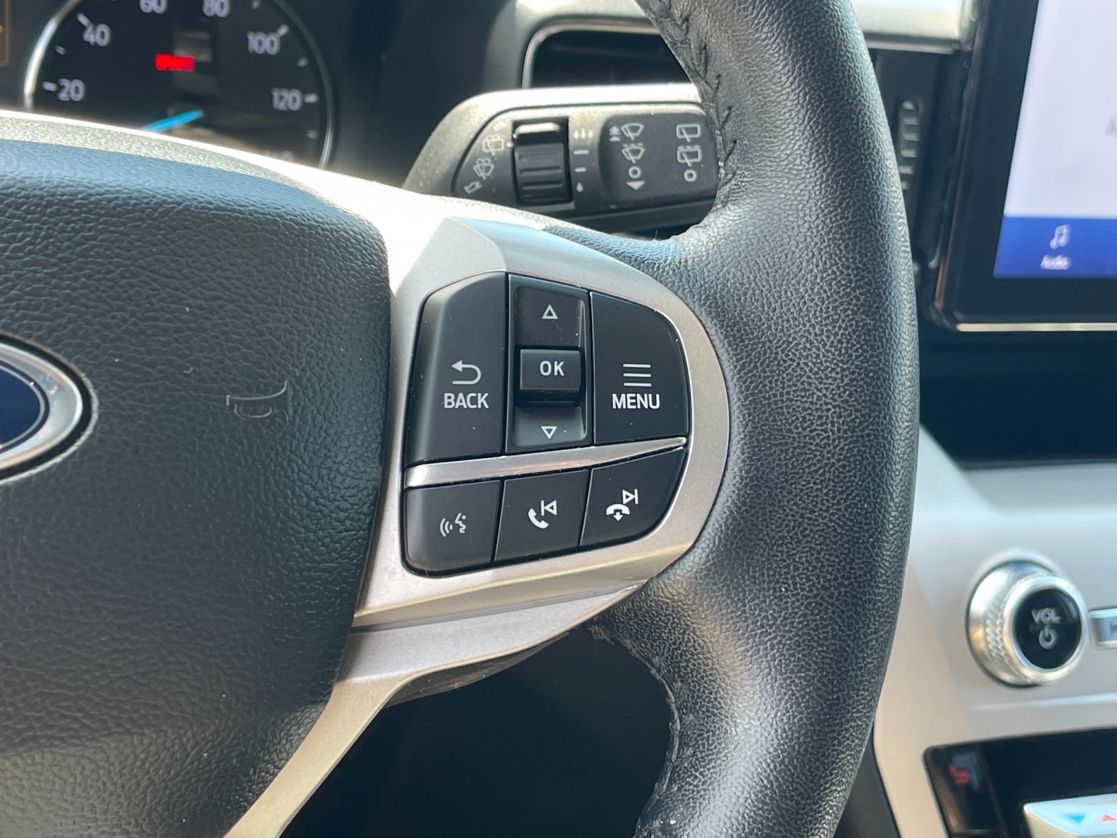 Used 2023 Black Ford XLT image 27