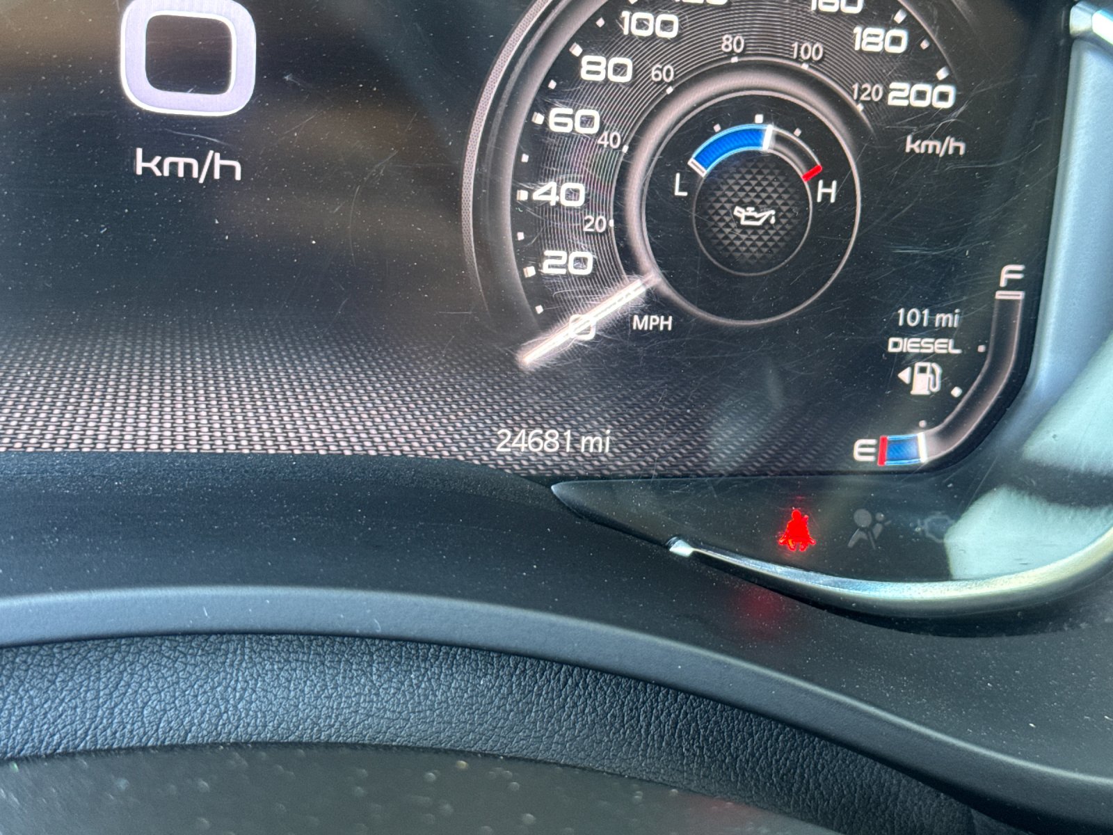 Used 2024 White Ram Laramie image 25