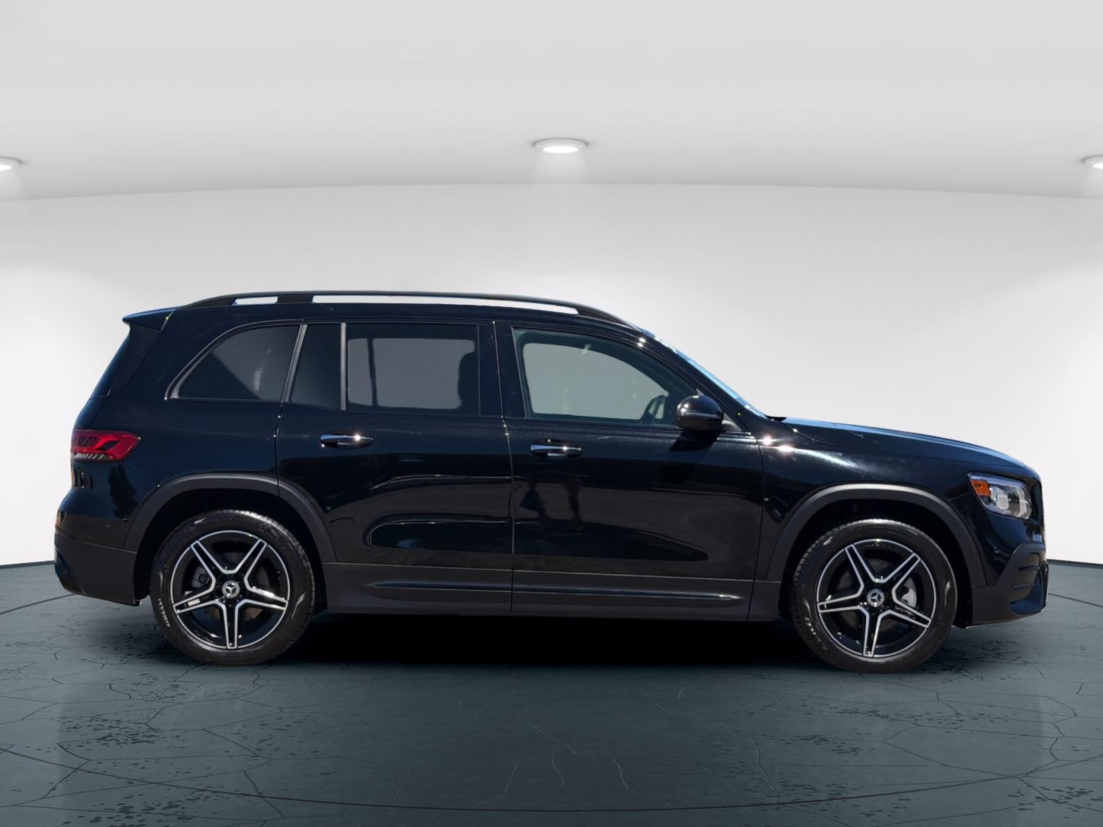 Used 2023 Night Black Mercedes-Benz GLB 250 4D Sport Utility image 8