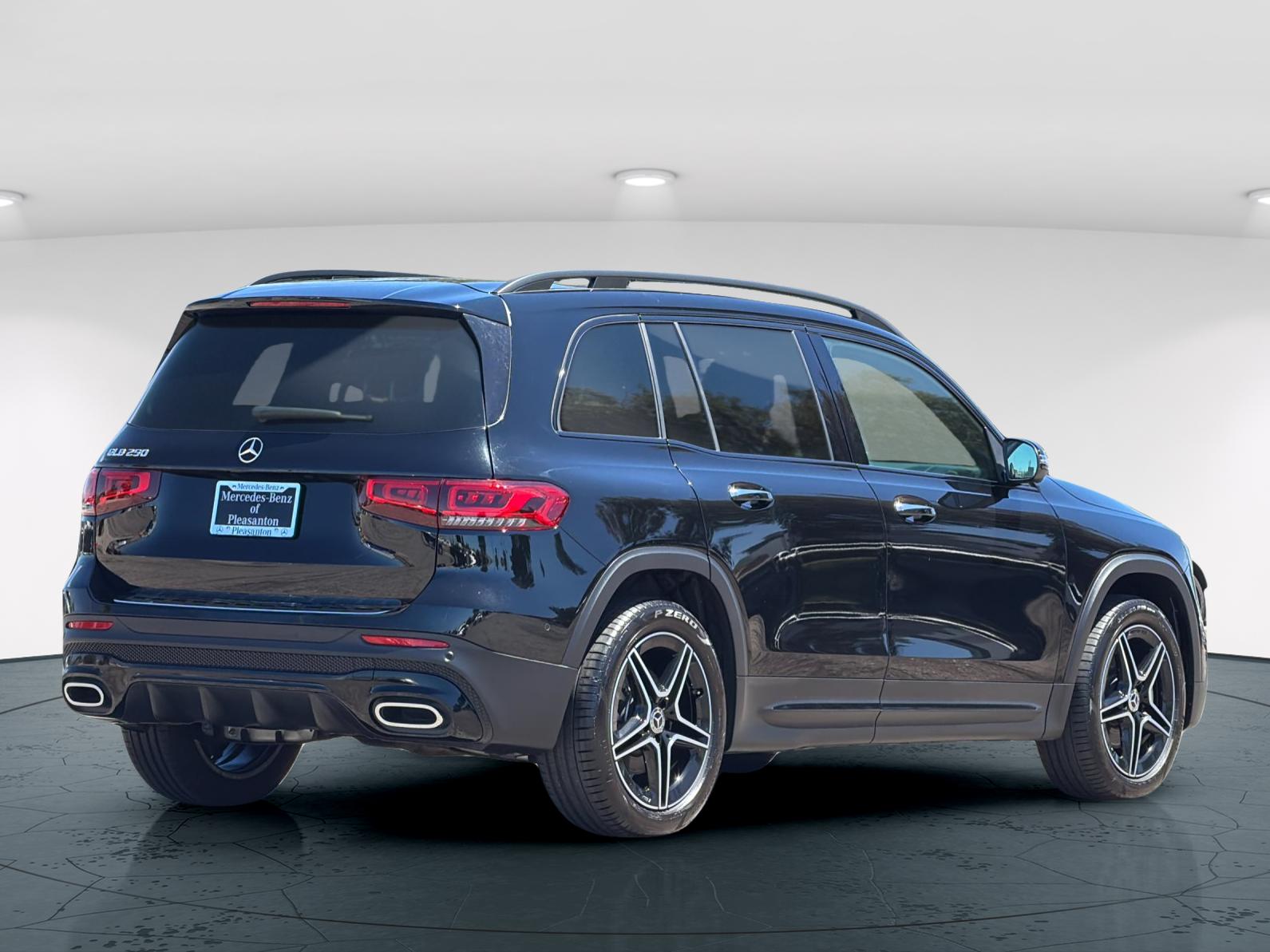 Used 2023 Night Black Mercedes-Benz GLB 250 4D Sport Utility image 7