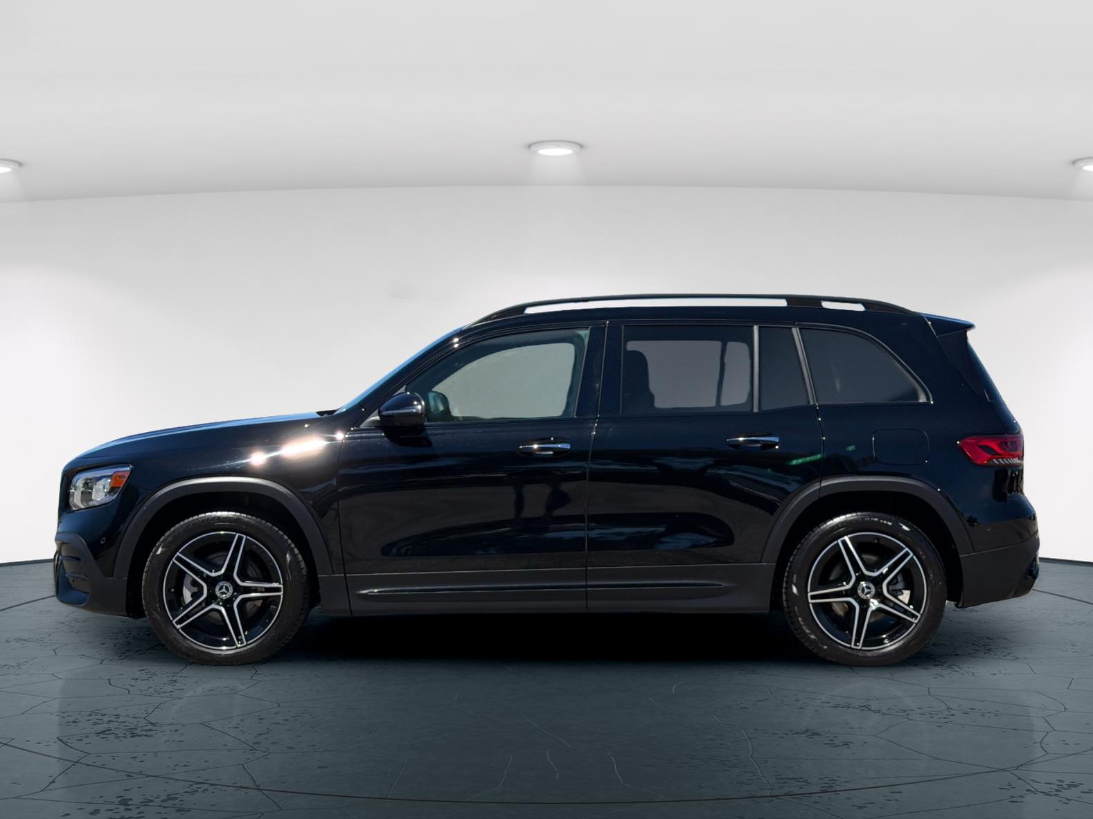 Used 2023 Night Black Mercedes-Benz GLB 250 4D Sport Utility image 4