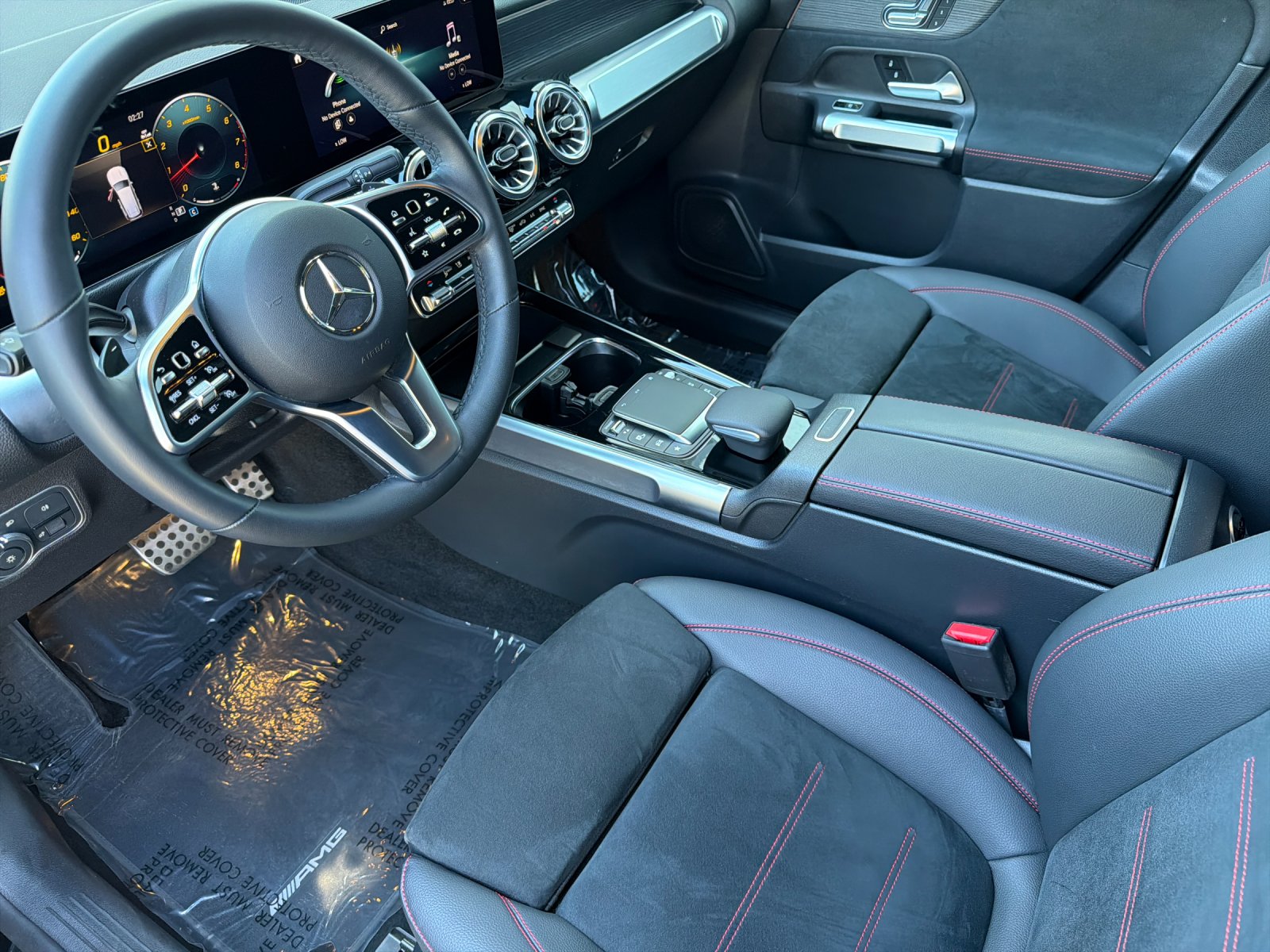 Used 2023 Night Black Mercedes-Benz GLB 250 4D Sport Utility image 11