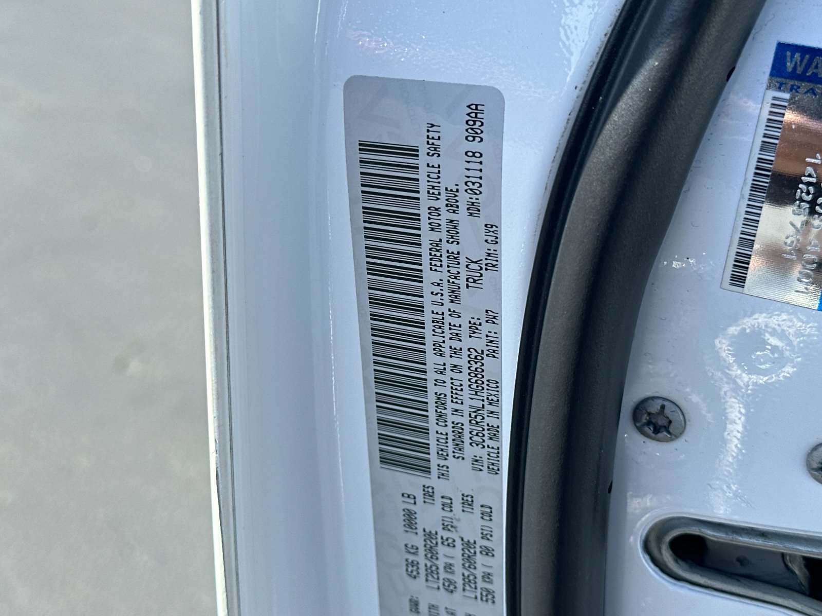 Used 2017 White Ram Laramie image 28