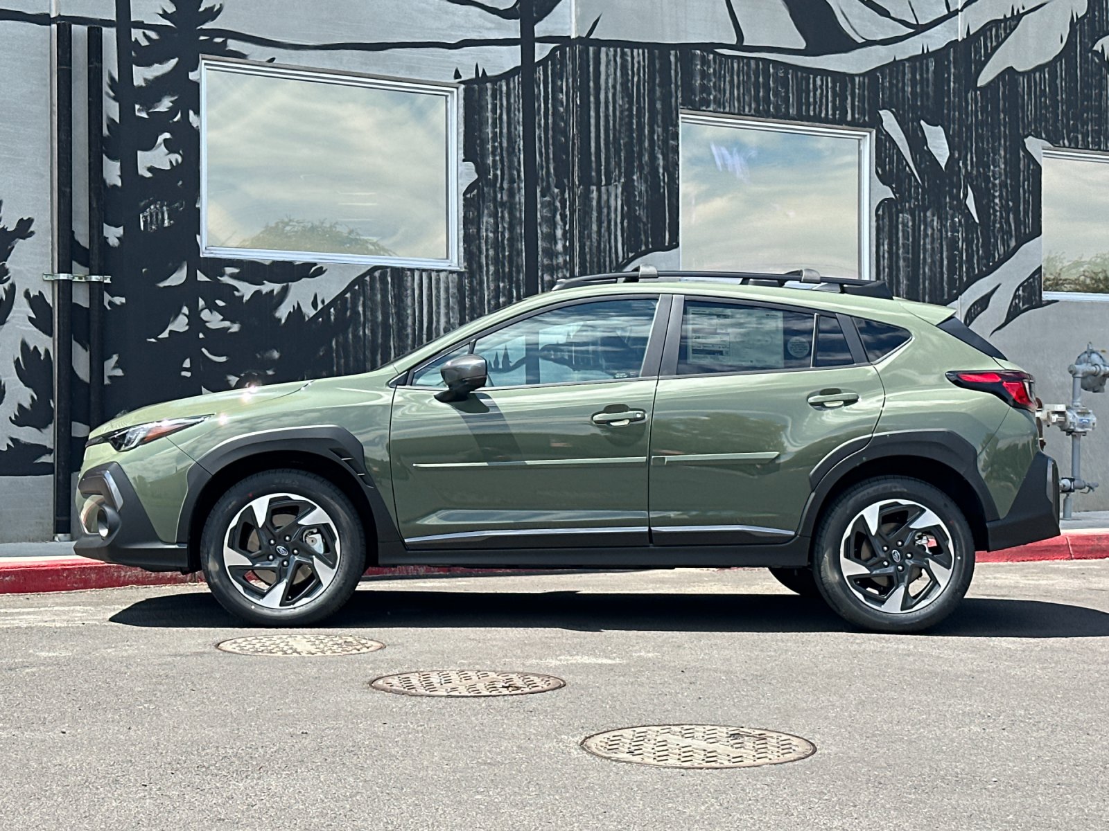 New 2026 ALPINE GREEN Subaru Limited image 3