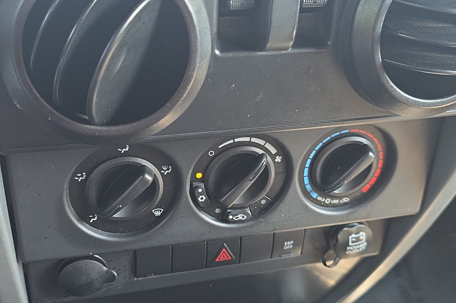 Used 2008 Black Clearcoat/Black Soft Top Jeep X image 15