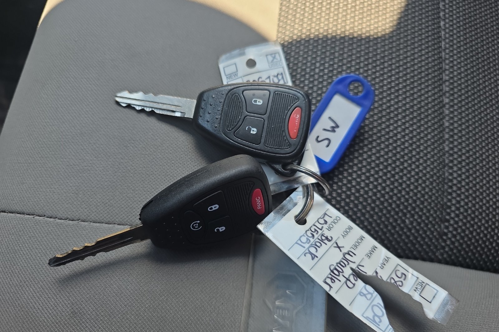 Used 2008 Black Clearcoat/Black Soft Top Jeep X image 9