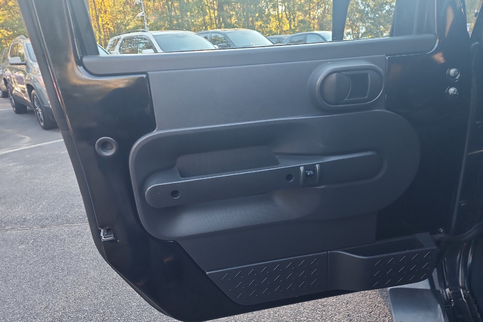 Used 2008 Black Clearcoat/Black Soft Top Jeep X image 12