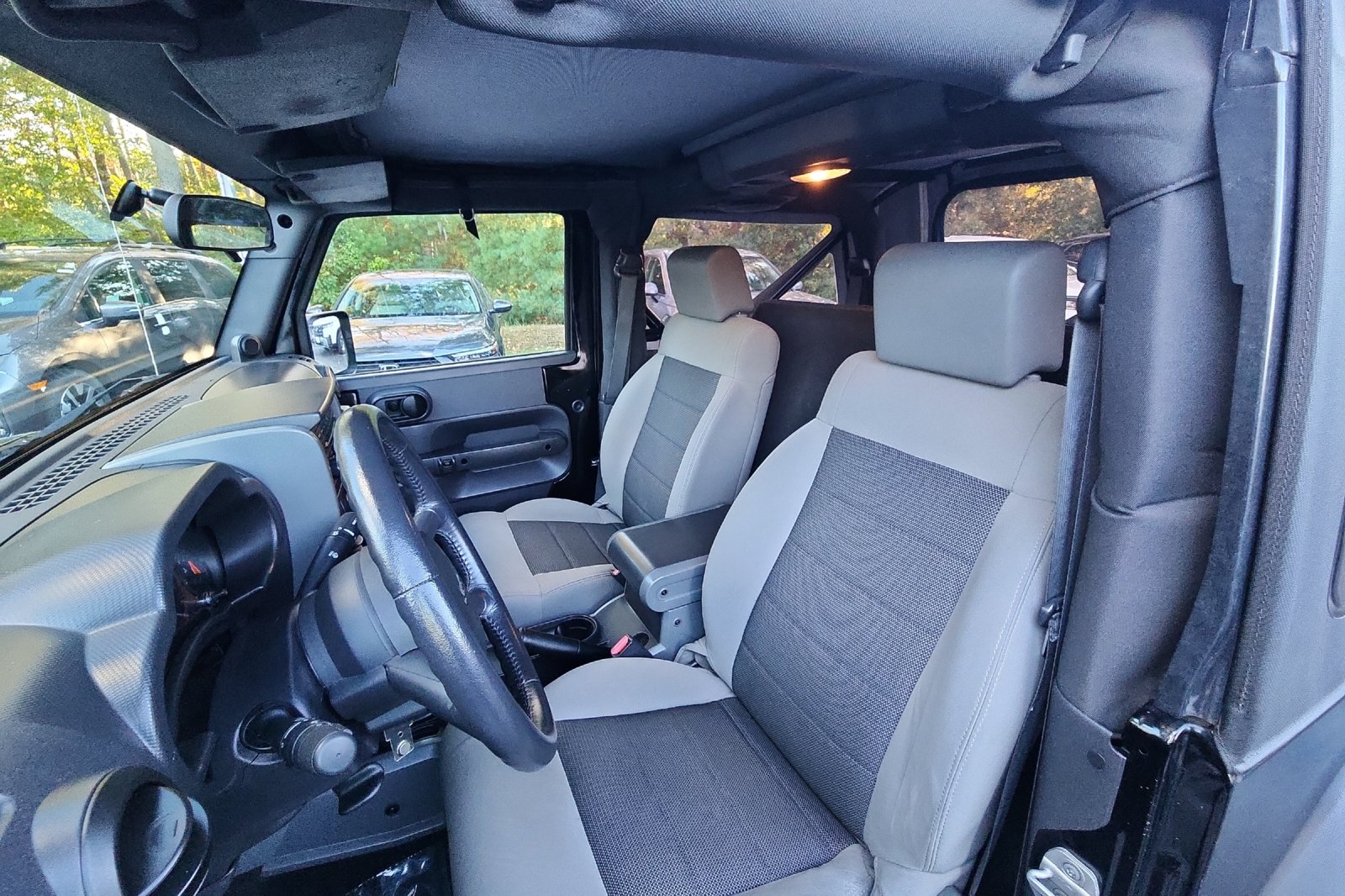 Used 2008 Black Clearcoat/Black Soft Top Jeep X image 28