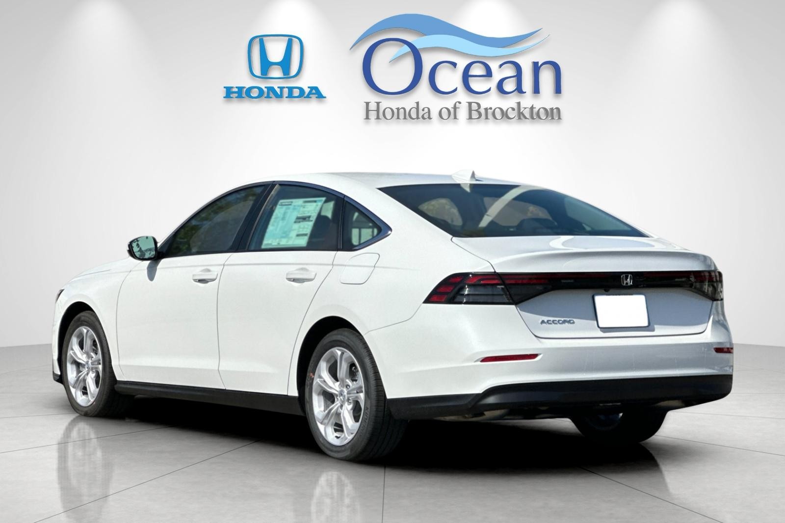 New 2026 Platinum White Pearl Honda LX image 3