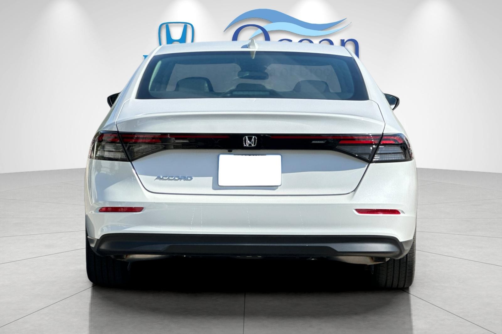 New 2026 Platinum White Pearl Honda LX image 4
