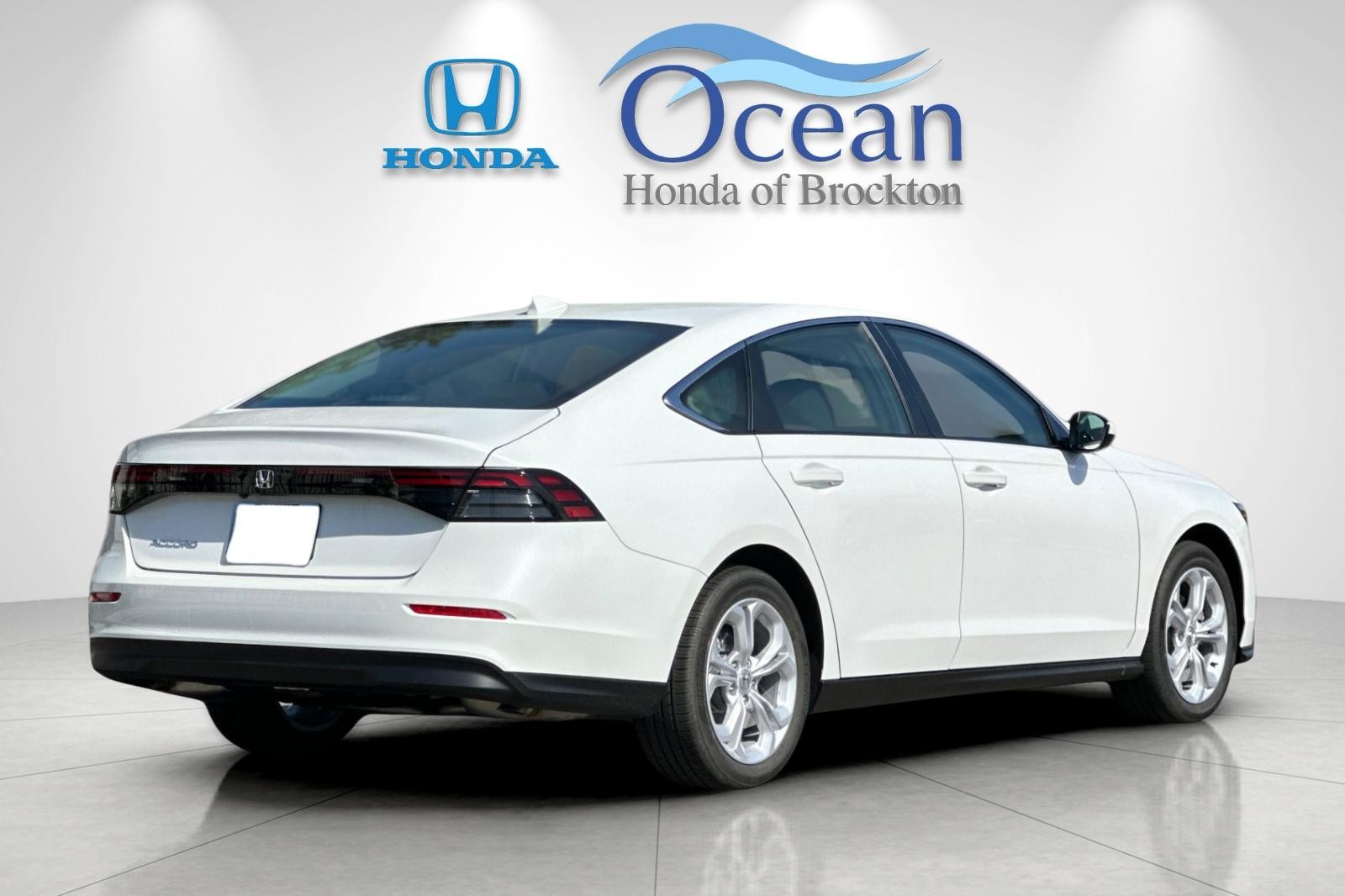New 2026 Platinum White Pearl Honda LX image 5