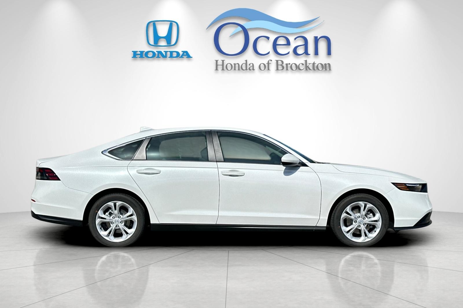 New 2026 Platinum White Pearl Honda LX image 6