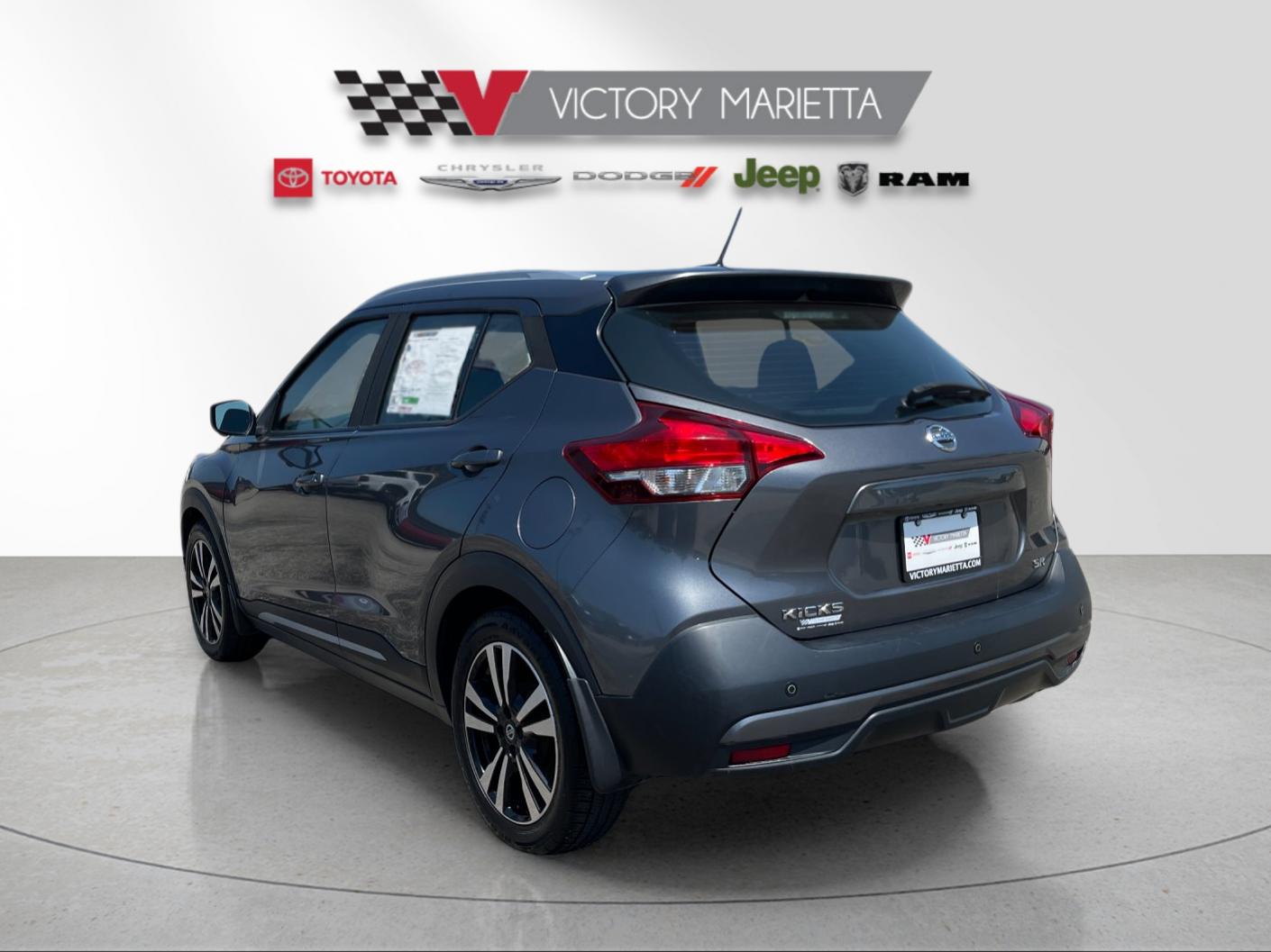 Used 2019 Gray Nissan SR image 3