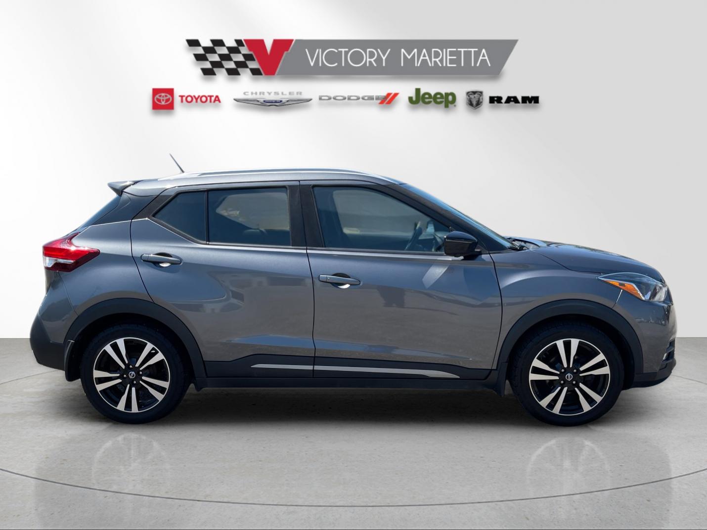 Used 2019 Gray Nissan SR image 6