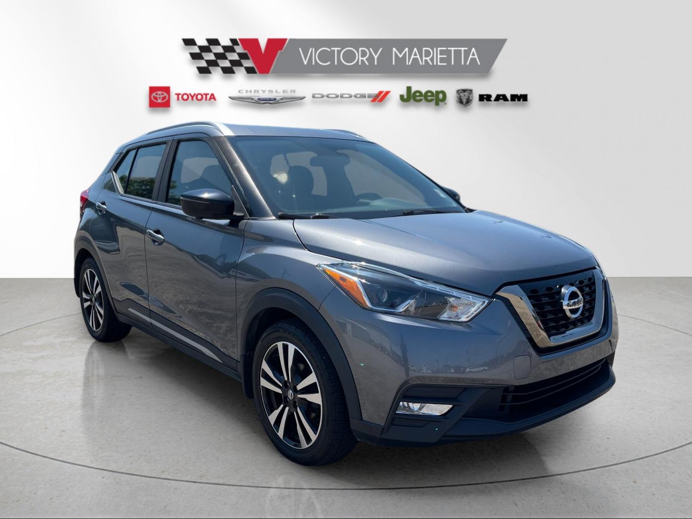 Used 2019 Gray Nissan SR image 7