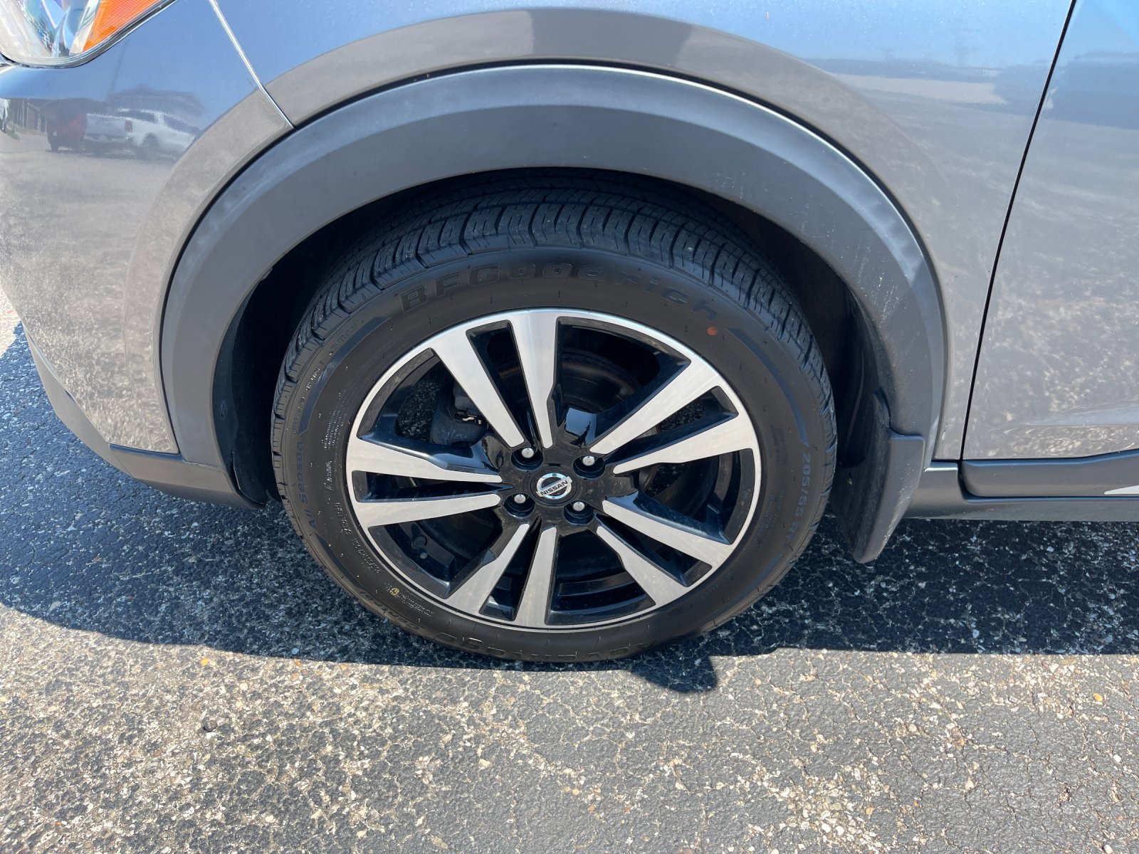 Used 2019 Gray Nissan SR image 28